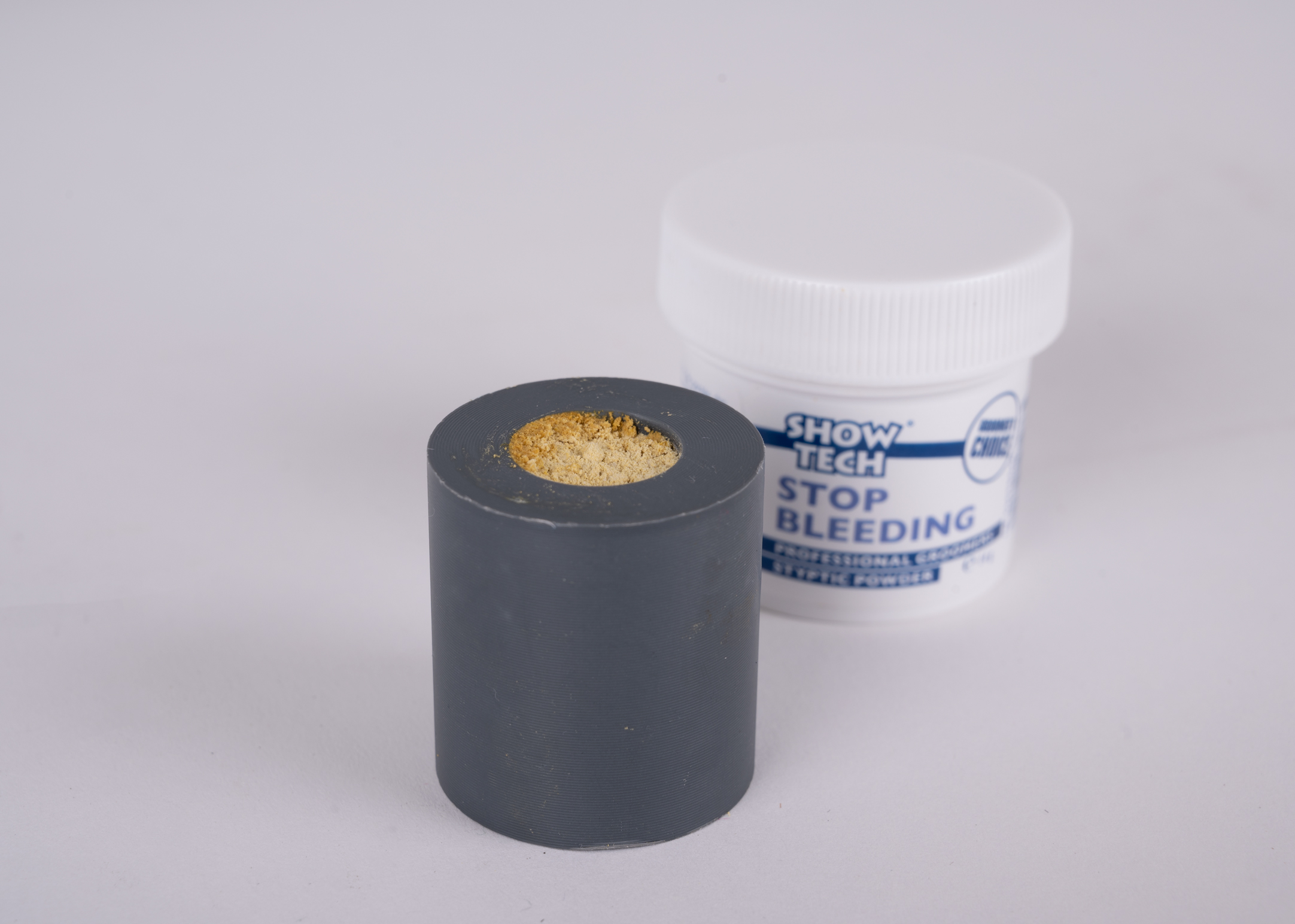 Show Tech Halter für Puder"Stop Bleeding "